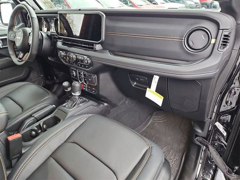 New 2025 Jeep Wrangler Unlimited Rubicon 392 image 17