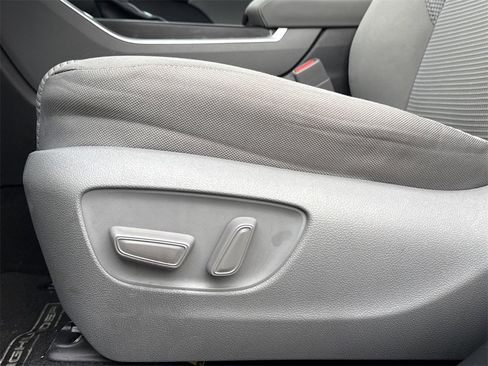 Used 2021 Toyota Highlander LE image 26