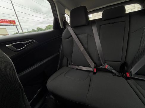 Used 2025 Kia Sportage LX FWD image 39