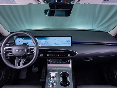 Used 2026 Genesis GV70 2.5T Select image 13