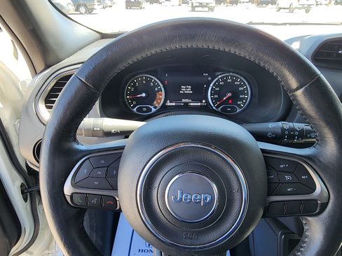 Used 2020 Jeep Renegade Altitude FWD image 16