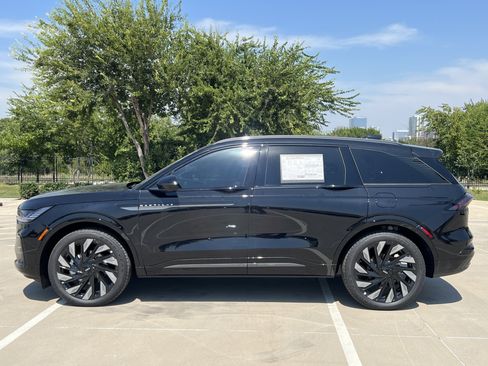 New 2025 Lincoln Nautilus Reserve w/ Jet Appearance Package image 4