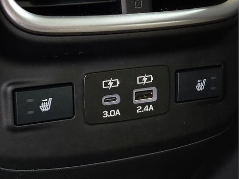 Certified 2025 Subaru Outback Limited AWD/4WD image 11