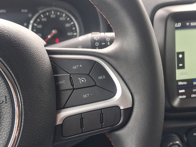 Used 2023 Jeep Renegade Trailhawk AWD/4WD image 22