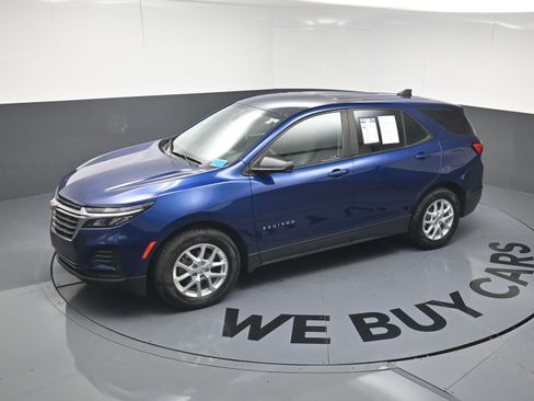 Used 2022 Chevrolet Equinox LS w/ LS Convenience Package image 12