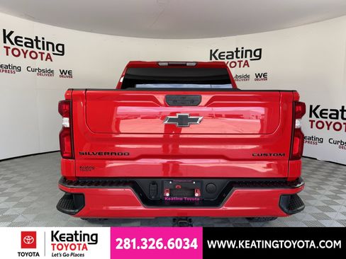 Used 2022 Chevrolet Silverado 1500 Custom w/ LPO, Blackout Package RWD image 6
