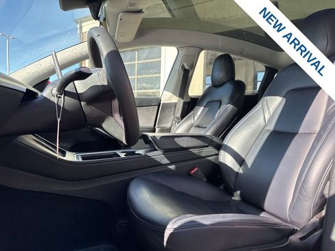 Used 2023 Tesla Model Y Long Range AWD/4WD image 18