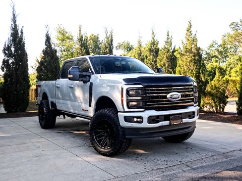 Used 2026 Ford F250 Platinum AWD/4WD image 2