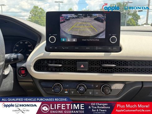 Used 2023 Honda HR-V LX image 9