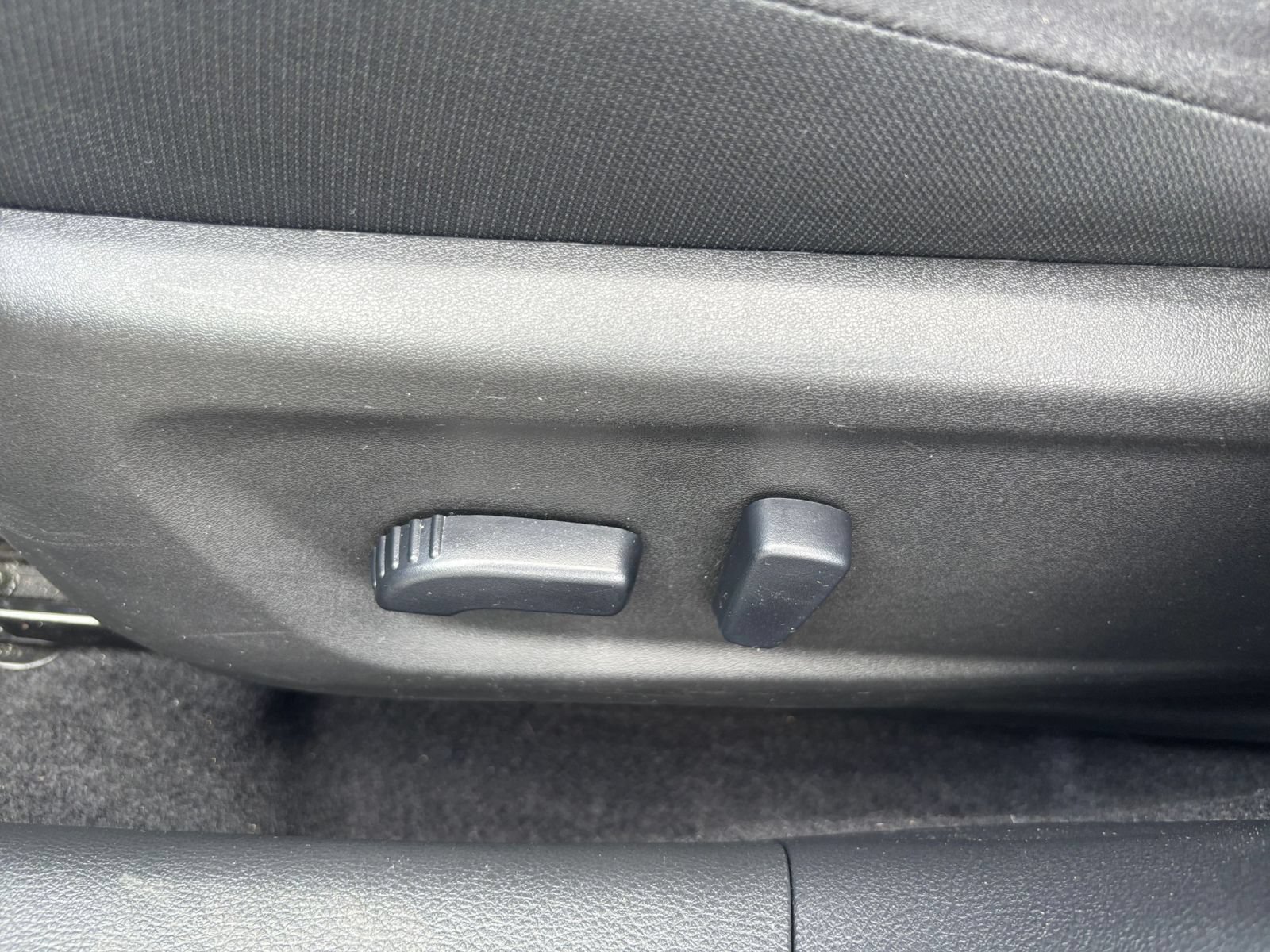 Used 2025 Nissan Altima 2.5 SV FWD image 21