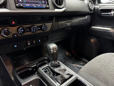 Used 2018 Toyota Tacoma TRD Sport AWD/4WD image 26
