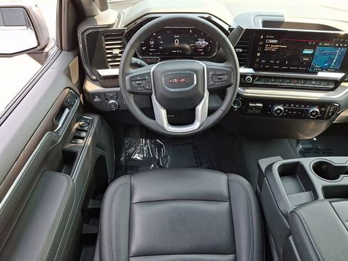 Used 2026 GMC Sierra 1500 SLT AWD/4WD image 11
