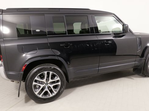 Used 2022 Land Rover Defender 110 SE image 11