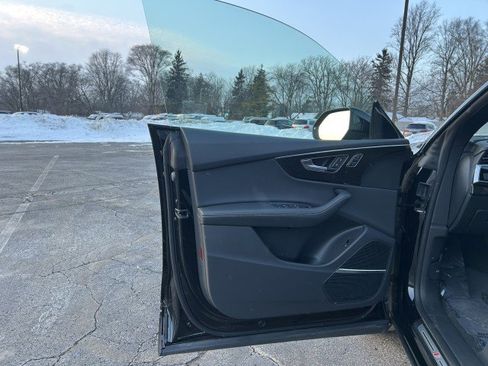 Used 2023 Audi Q8 Premium Plus w/ Premium Plus Package image 21
