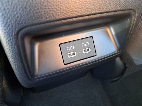 Certified 2025 Toyota Corolla LE image 9