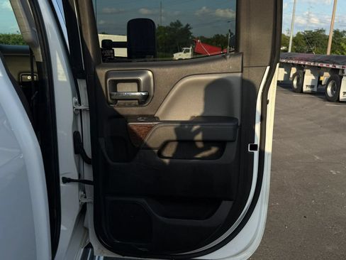 Used 2015 GMC Sierra 2500 SLT RWD image 16