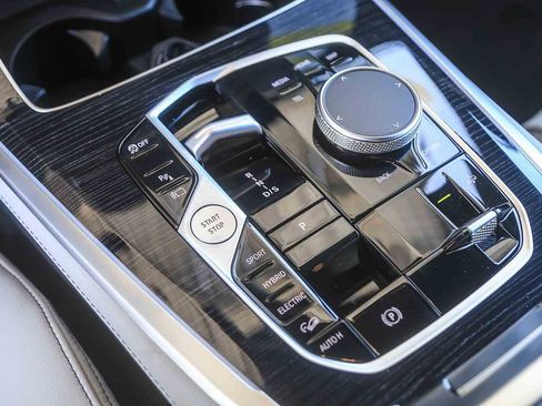 New 2026 BMW X5 xDrive50e w/ M Sport Package image 16