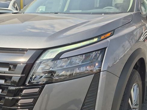 New 2026 Nissan Pathfinder SL FWD image 8