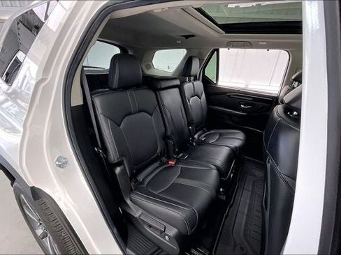 Certified 2025 Honda Pilot Touring image 19