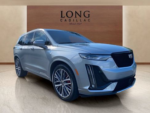 Certified 2025 Cadillac XT6 Sport w/ Technology Package AWD/4WD image 7