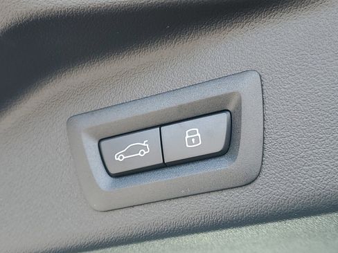 New 2026 BMW X5 xDrive40i w/ M Sport Package image 28