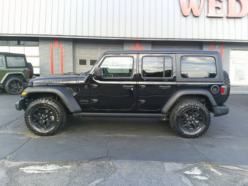 Used 2021 Jeep Wrangler Unlimited Sport image 2