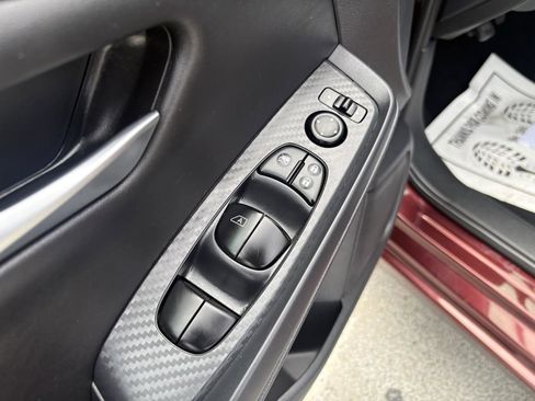 Used 2025 Nissan Sentra SV FWD image 17