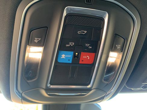 Used 2024 Jeep Grand Cherokee L Altitude image 11