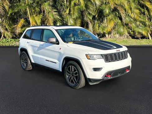 Used 2021 Jeep Grand Cherokee Trailhawk w/ Trailhawk Luxury Group image 4