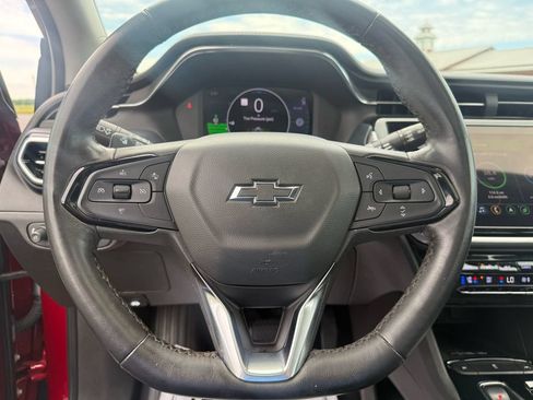 Used 2022 Chevrolet Bolt EUV Premier w/ Sun & Sound Package FWD image 11