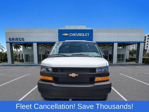 Used 2025 Chevrolet Express 2500 w/ Driver Convenience Package RWD image 3