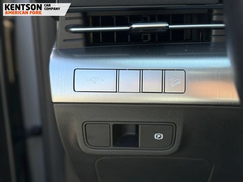 Used 2025 Hyundai Kona SEL AWD/4WD image 16