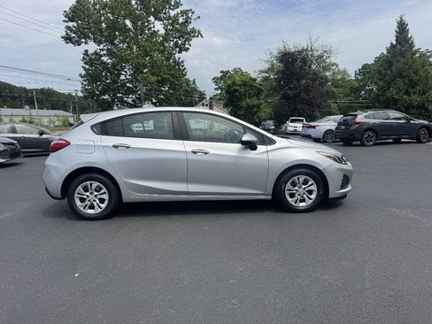 Used 2019 Chevrolet Cruze LS FWD image 5