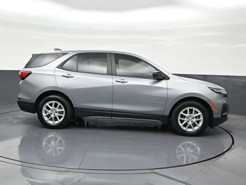 Used 2023 Chevrolet Equinox LS FWD image 7