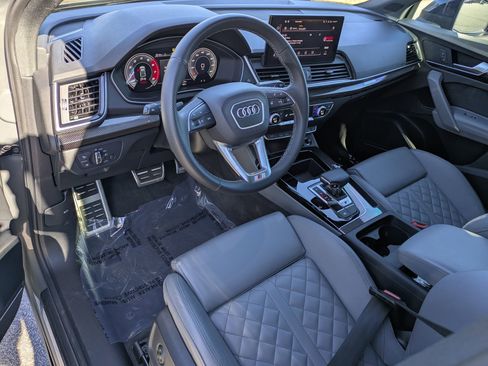 Used 2024 Audi SQ5 Premium Plus w/ Premium Plus Package image 9