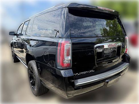 Used 2020 GMC Yukon XL Denali w/ Enhanced Security Package RWD image 4