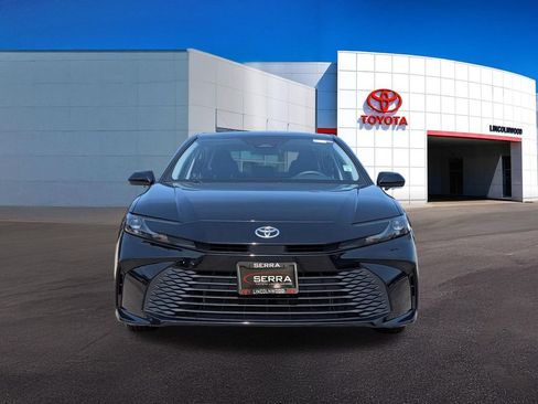 Used 2025 Toyota Camry LE FWD image 4