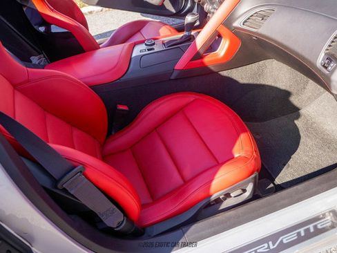 Used 2015 Chevrolet Corvette Z06 w/ 3LZ Preferred Equipment Group image 38