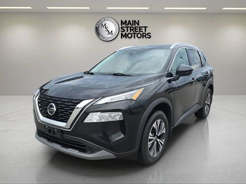 Used 2021 Nissan Rogue SV image 1