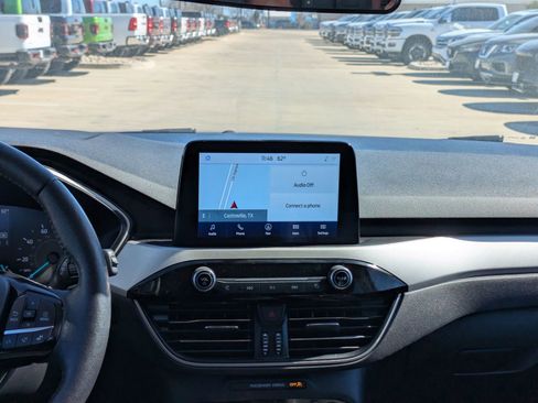 Used 2021 Ford Escape SEL image 16