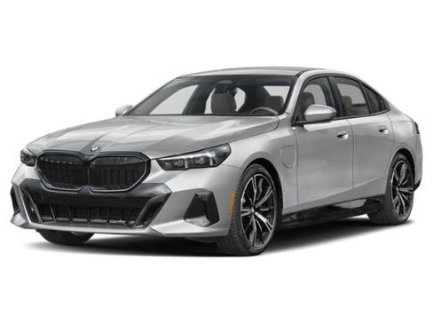 New 2027 BMW 550e xDrive AWD/4WD image 4