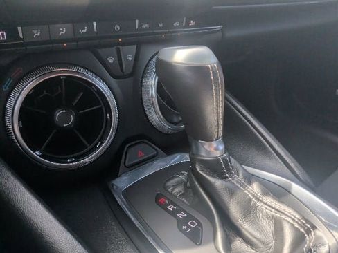 Used 2021 Chevrolet Camaro LT w/ Technology Package RWD image 20
