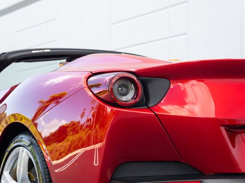 Used 2019 Ferrari Portofino RWD image 30