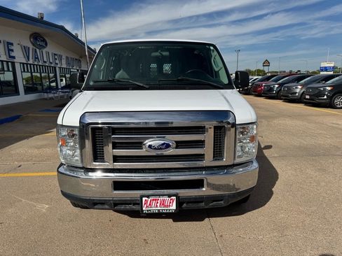 Used 2014 Ford E-250 and Econoline 250 w/ Power Group image 10
