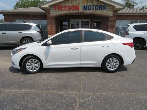 Used 2020 Hyundai Accent SE FWD image 8