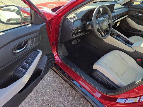 New 2025 Honda Accord EX-L image 9