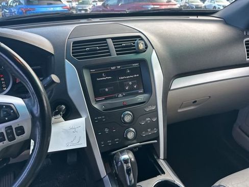 Used 2013 Ford Explorer XLT image 14