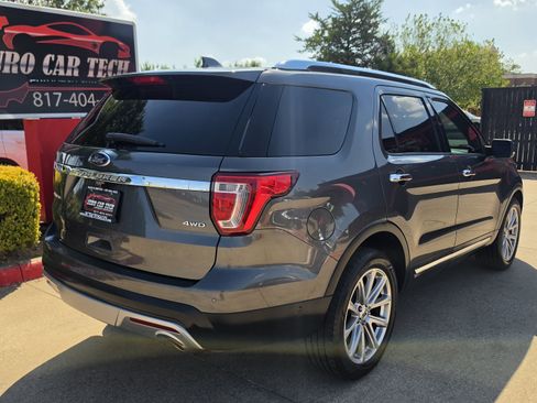 Used 2017 Ford Explorer Limited w/ Equipment Group 301A AWD/4WD image 8