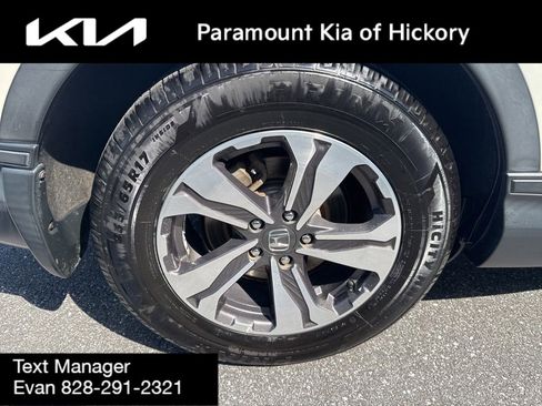 Used 2017 Honda CR-V LX image 9