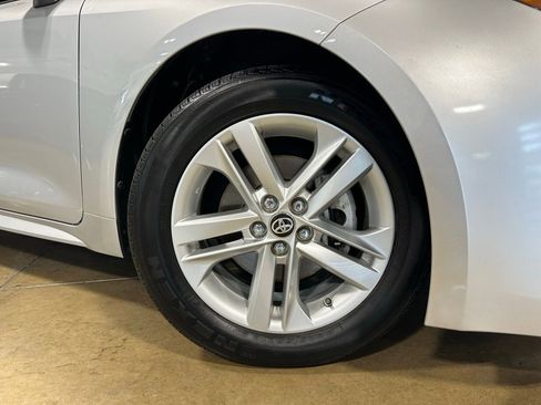 Used 2019 Toyota Corolla SE w/ SE Option Package image 10